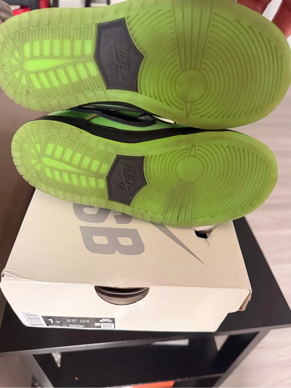 Nike Kids Sneakers Green and Black Low-Top